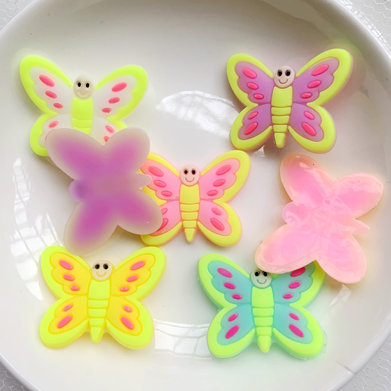 10 個かわいい大きな蝶 PVC 柔軟な接着剤フラットバック - Embellishment Glue Craft のレビューと価格