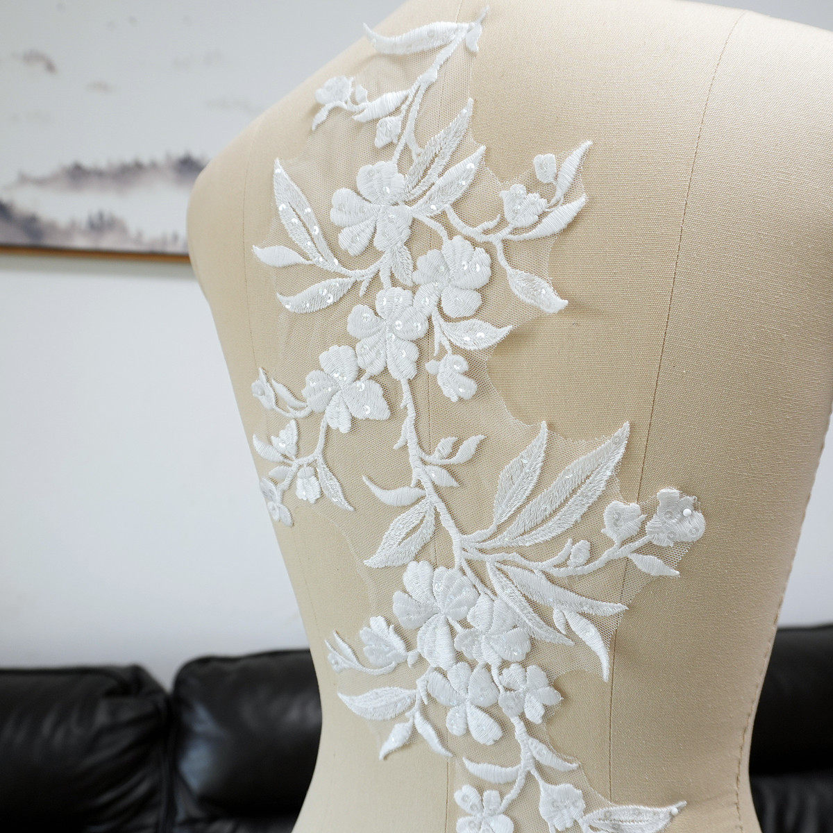 白い花柄の葉っぱのスパンコールアップリケパッチ生地、ウェディ - Embellish Craft のレビューと価格